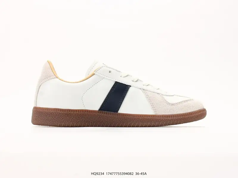 Adidas Chaussures de sport Polyvalent Basse Confortable HQ9234 #17477755394082