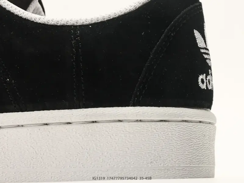 アディダス スポーツシューズ クラシック IG1319 #17477795734042