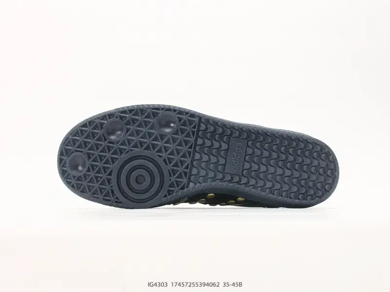 Adidas Sepatu Olahraga Serbaguna Low Top IG4303 #17457255394062