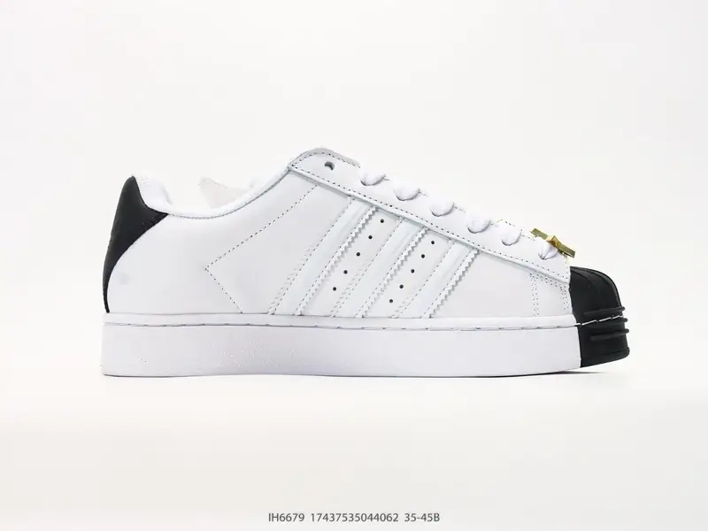 Adidas Scarpe sportive Versatile Classico Basso IH6679 #17437535044062