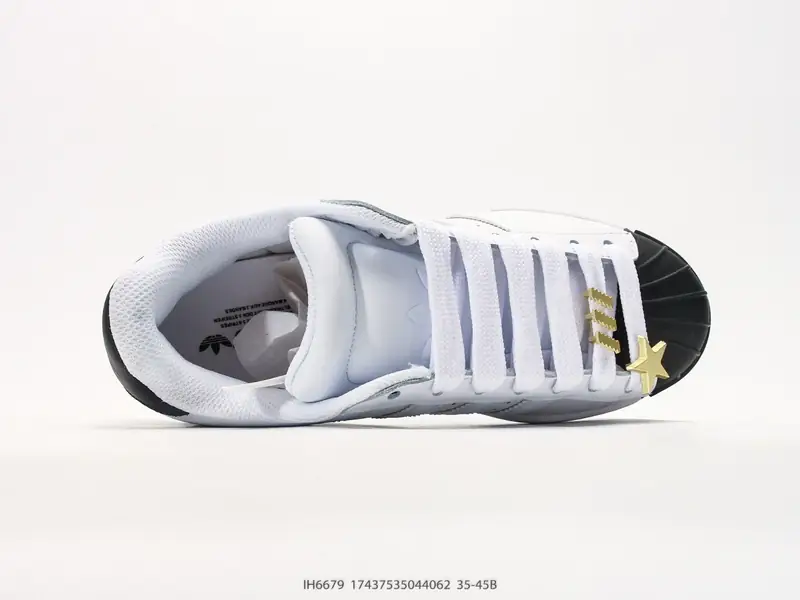 Adidas Scarpe sportive Versatile Classico Basso IH6679 #17437535044062