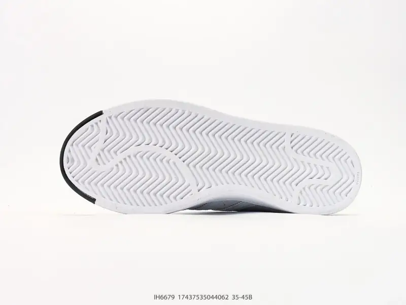 Adidas Scarpe sportive Versatile Classico Basso IH6679 #17437535044062