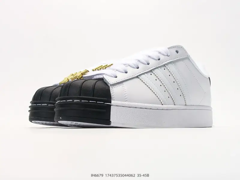 Adidas Scarpe sportive Versatile Classico Basso IH6679 #17437535044062