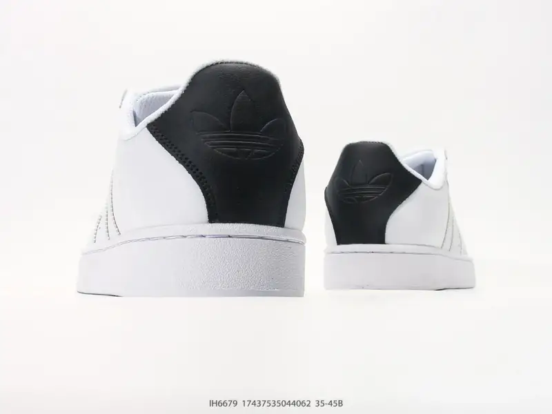 Adidas Scarpe sportive Versatile Classico Basso IH6679 #17437535044062