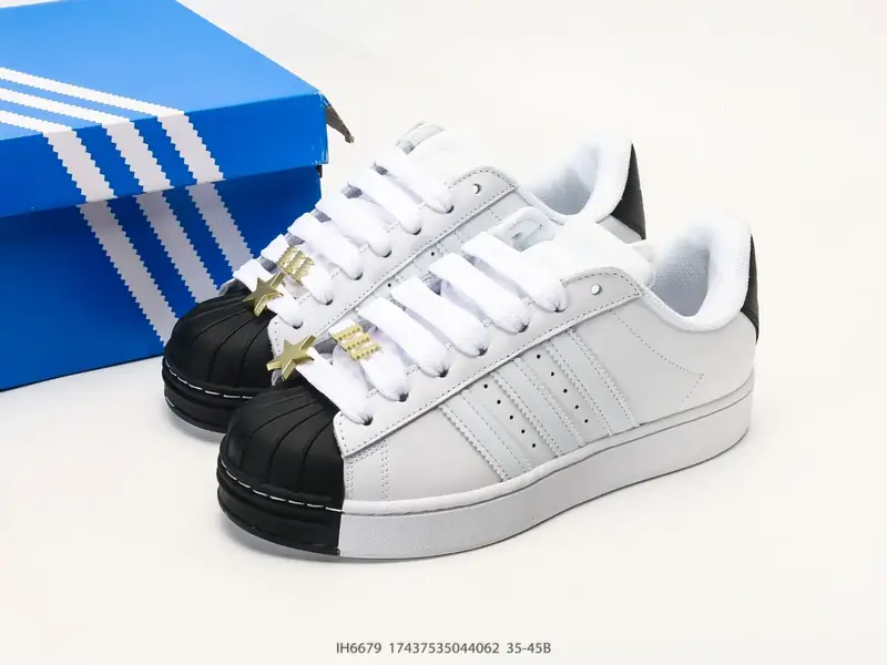 Adidas Scarpe sportive Versatile Classico Basso IH6679 #17437535044062