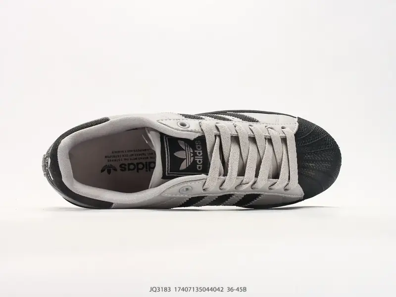 Adidas Scarpe sportive Versatile Classico Basso JQ3183 #17407135044042
