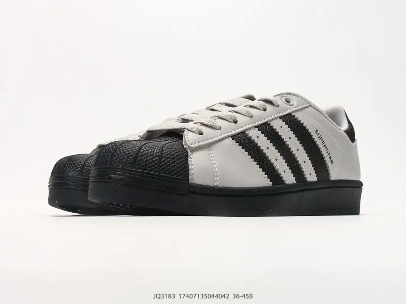 Adidas Scarpe sportive Versatile Classico Basso JQ3183 #17407135044042