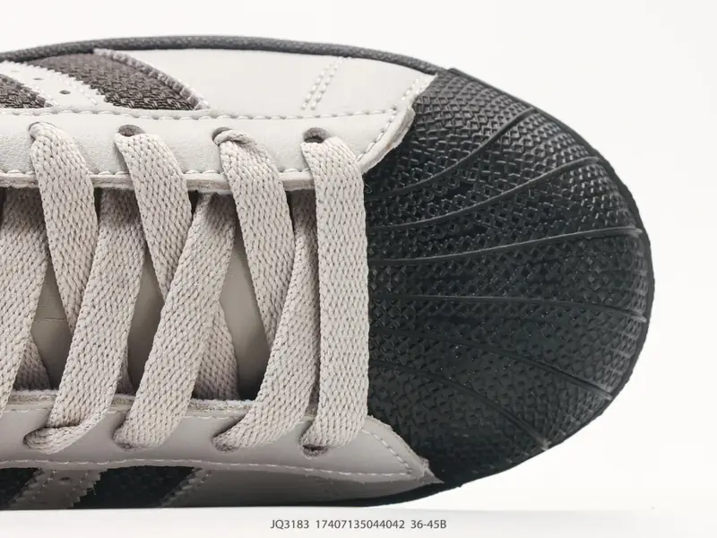 Adidas Scarpe sportive Versatile Classico Basso JQ3183 #17407135044042