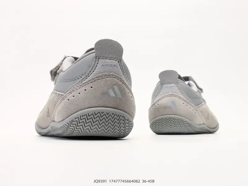Adidas Scarpe sportive Ammortizzato Comodo Alla moda JQ9391