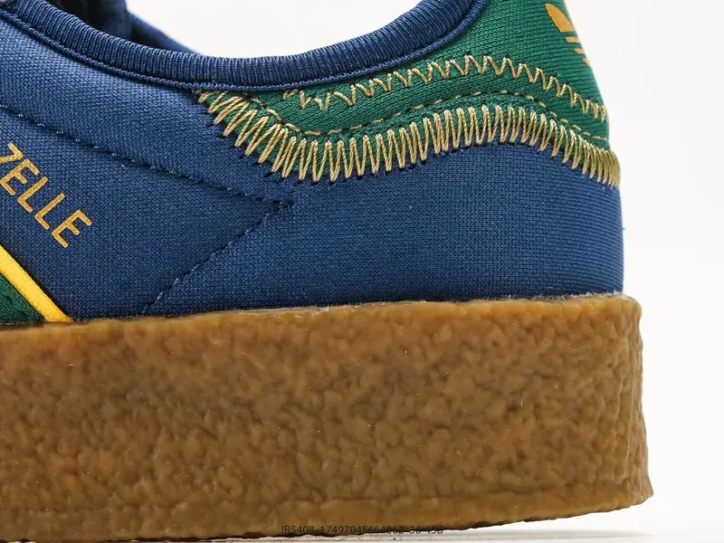 Adidas Chaussures de sport Collaboration À la mode JR5408 #17497045664062