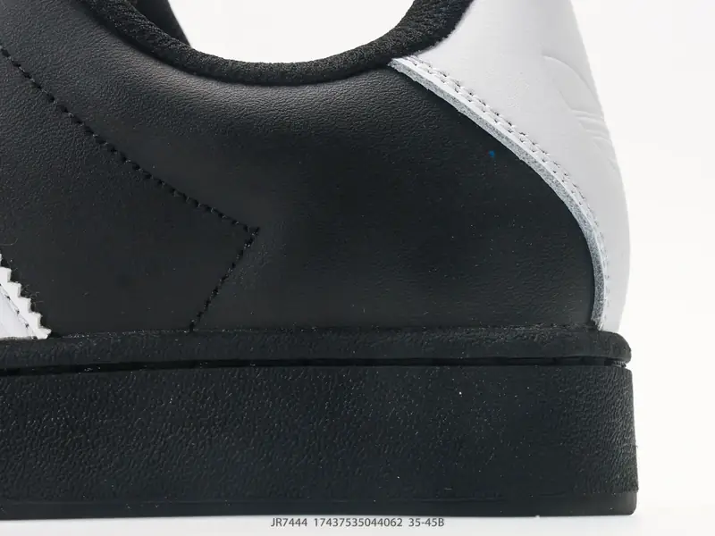 Adidas Scarpe sportive Versatile Classico Basso JR7444 #17437535044062