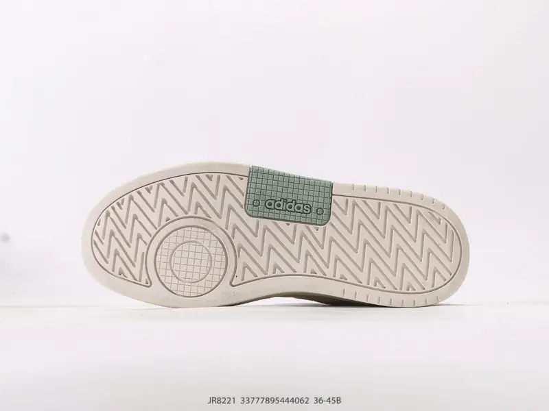 Adidas Scarpe da basket Comodo JR8221 #33777895444062