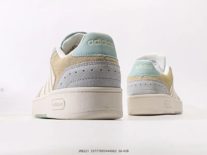 Adidas Scarpe da basket Comodo JR8221 #33777895444062