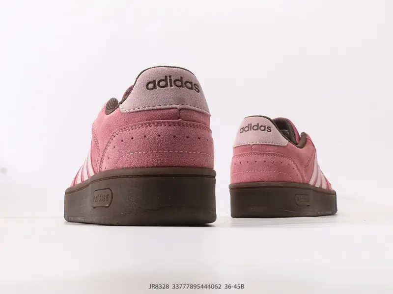 Adidas Baskets de basketball Confortable JR8328 #33777895444062