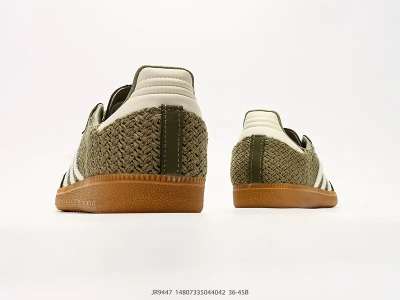 Adidas Chaussures de sport Polyvalent Basse JR9447 #14807335044042