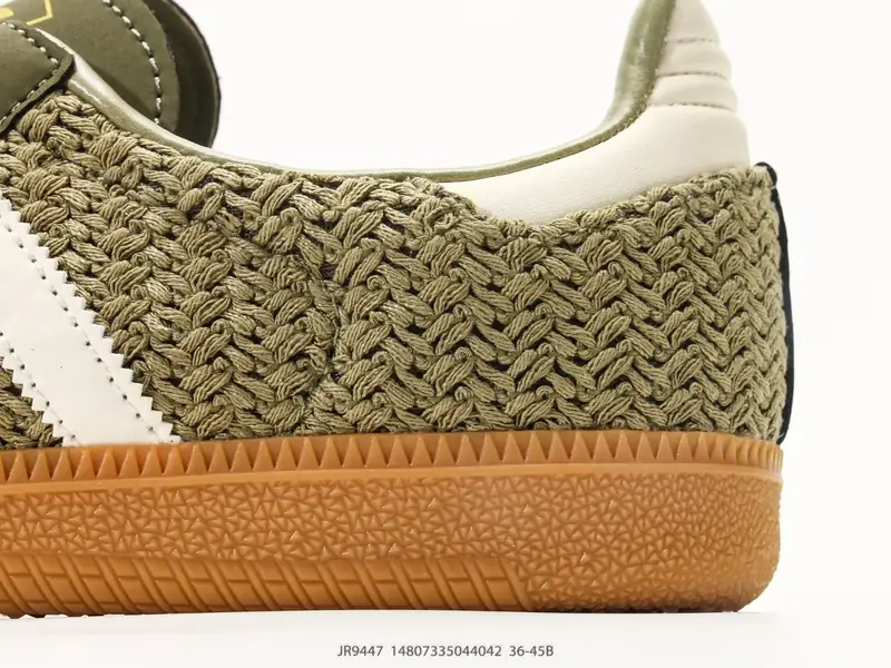 Adidas Chaussures de sport Polyvalent Basse JR9447 #14807335044042