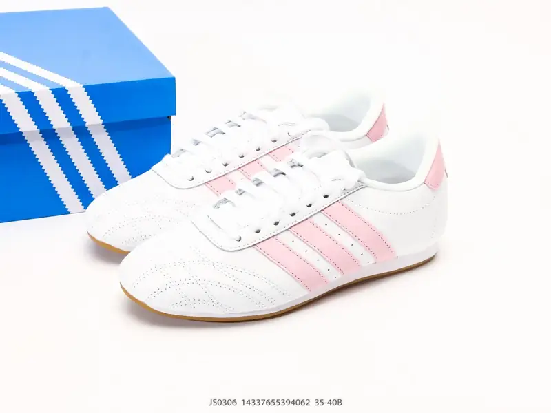 Adidas originals Taekwondo Low 跆拳道系列 经典复古薄底训练慢跑鞋 TAEKWONDO （跆拳道）受武术鞋启发 符合人体工程学 鞋身极其 “苗条” JS0306 #14337655394062