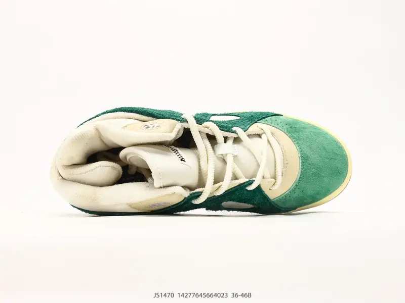 阿迪达斯 ADIDAS BADBO 1.0 BadBo 1.0」将篮球鞋的结构与日常舒适性巧妙融合，延续 adidas BW Army 的复古基因，并以 JS1470 #14277645664023