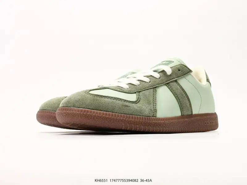 Adidas Chaussures de sport Polyvalent Basse Confortable KH6551 #17477755394082