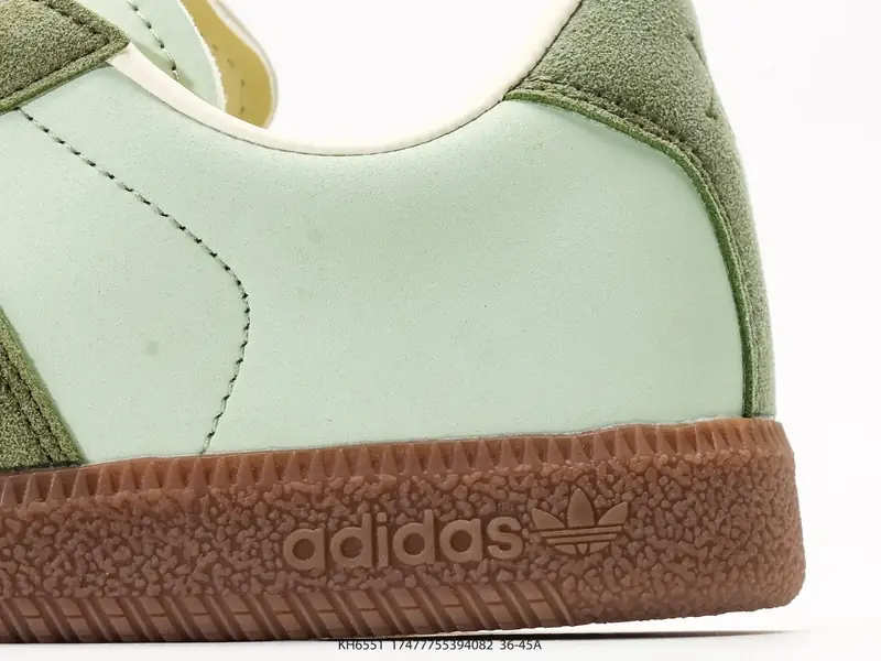 Adidas Chaussures de sport Polyvalent Basse Confortable KH6551 #17477755394082
