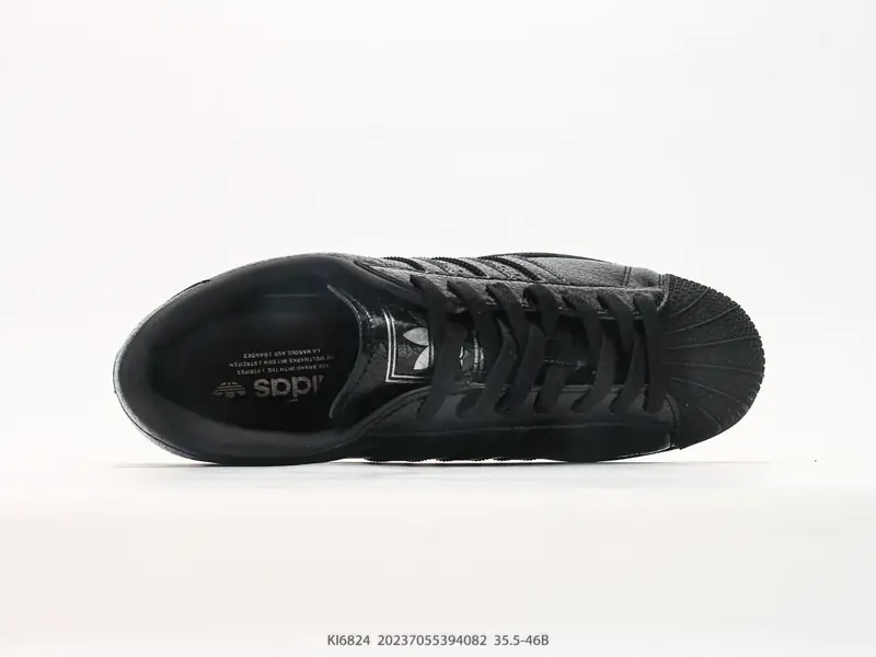Adidas Sepatu Board Tren Klasik KI6824 #20237055394082