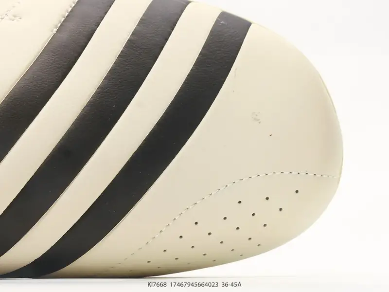 Adidas Scarpe casual Collaborazione Comodo KI7668 #17467945664023