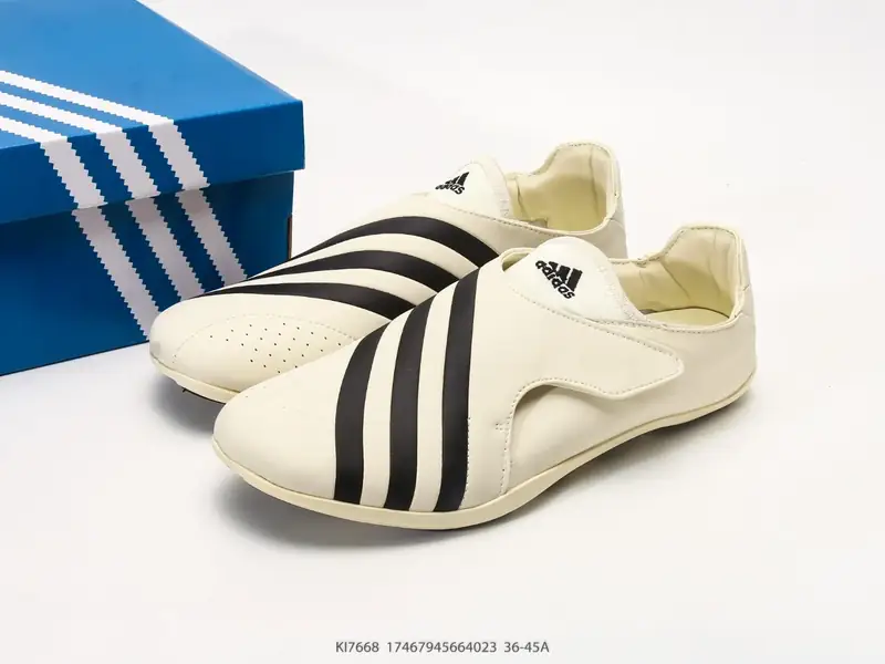 Adidas Scarpe casual Collaborazione Comodo KI7668 #17467945664023