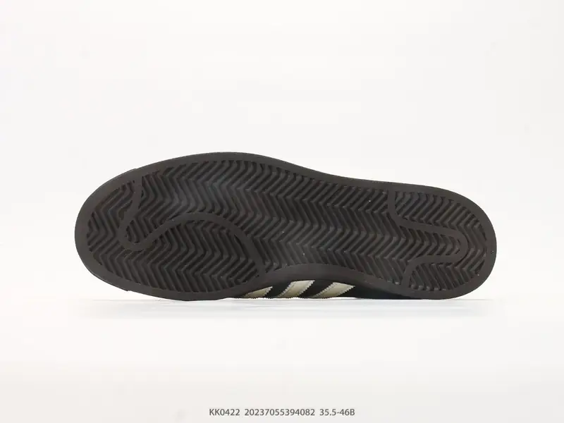 Adidas Sepatu Board Tren Klasik KK0422 #20237055394082