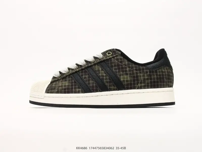 Adidas Scarpe sportive Versatile Classico Basso KK4686 #17447565834062