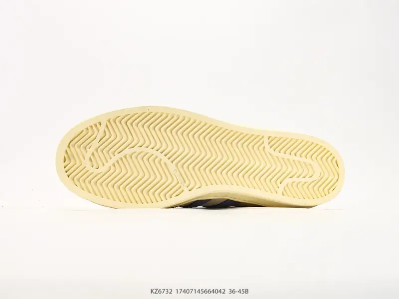Adidas Chaussures de sport Polyvalent Classique Basse KZ6732 #17407145664042