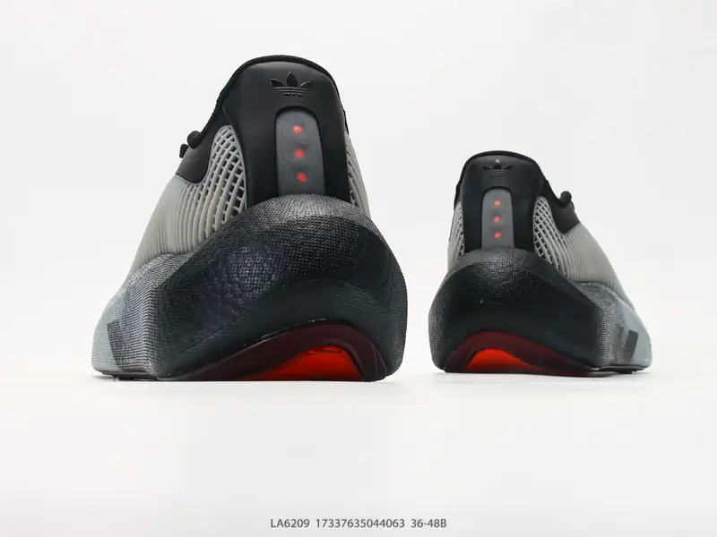 Adidas Sepatu Olahraga Bantalan Tahan Lama LA6209 #17337635044063
