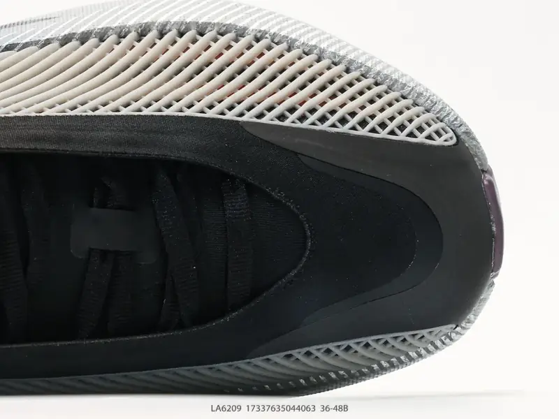 Adidas Sepatu Olahraga Bantalan Tahan Lama LA6209 #17337635044063