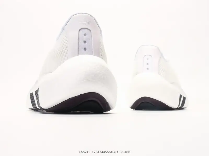 Adidas Sepatu Olahraga Bantalan Tahan Lama LA6215 #17347445664063