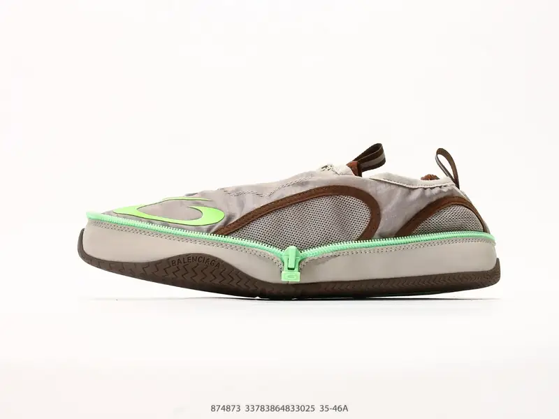 Balenciaga 巴黎世家 Pocket Sneaker 2026 秋季系列中极具实验性的“可折叠”鞋款 可装进口袋”的折叠 874873 #33783864833025