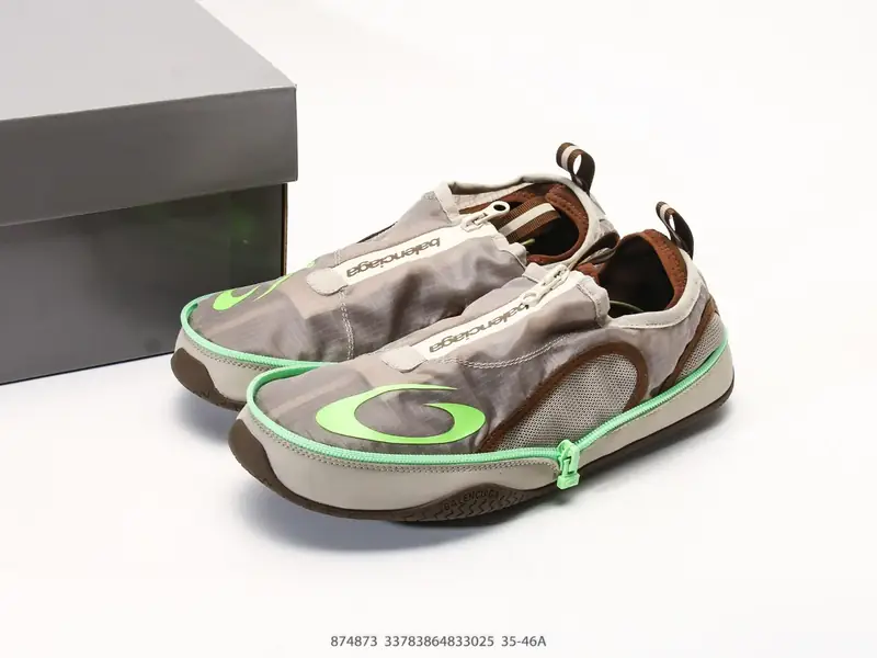 Balenciaga 巴黎世家 Pocket Sneaker 2026 秋季系列中极具实验性的“可折叠”鞋款 可装进口袋”的折叠 874873 #33783864833025