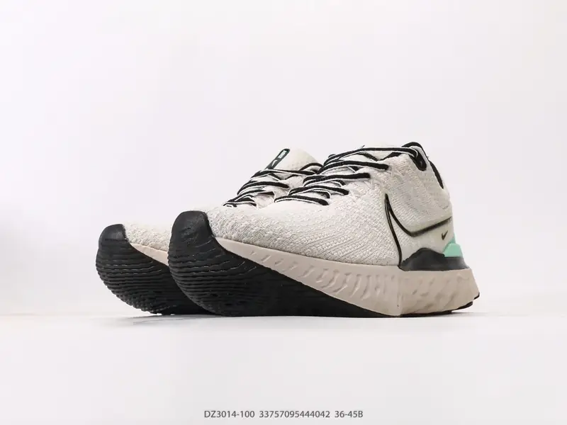 Nike Chaussures de running Amorti DZ3014-100 #33757095444042