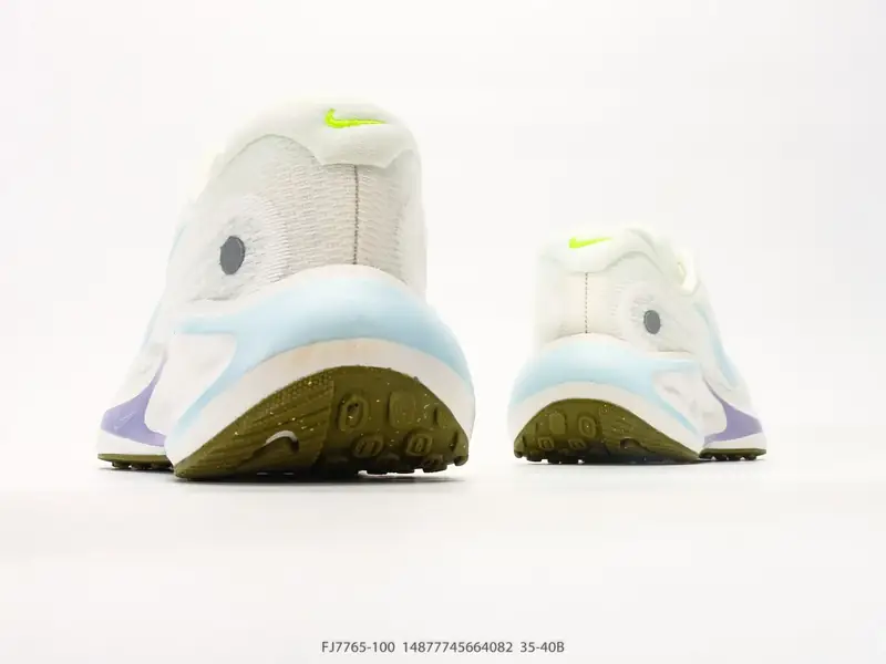 Nike Journey Run 耐克 轻便透气 缓震舒适 运动跑步鞋 使用了新型的缓震材料 脚感偏韧 FJ7765-100 #14877745664082