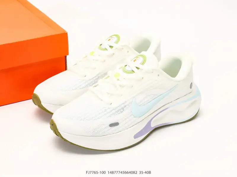 Nike Journey Run 耐克 轻便透气 缓震舒适 运动跑步鞋 使用了新型的缓震材料 脚感偏韧 FJ7765-100 #14877745664082