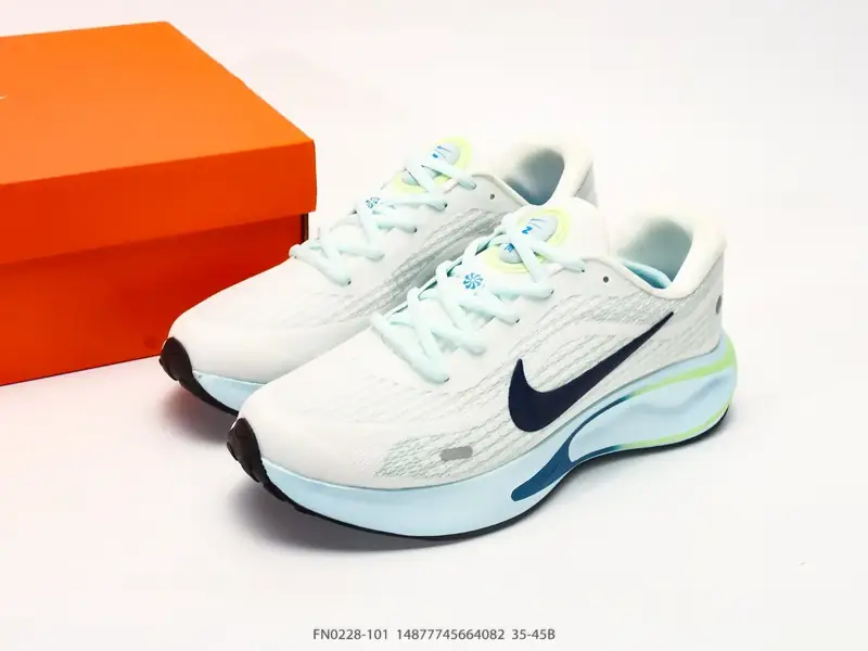 Nike Journey Run 耐克 轻便透气 缓震舒适 运动跑步鞋 使用了新型的缓震材料 脚感偏韧 FN0228-101 #14877745664082