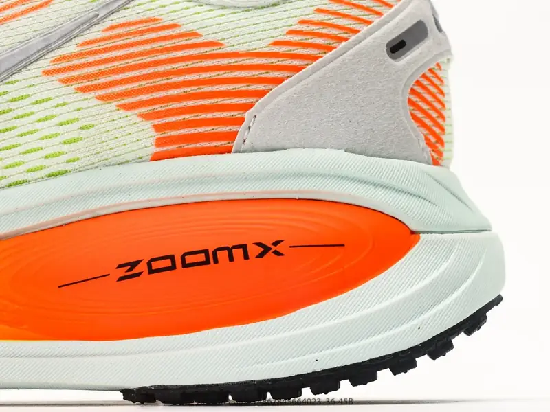 ナイキ ランニングシューズ 滑り止め ローカット エアクッション HM6803-001 #14867845664023