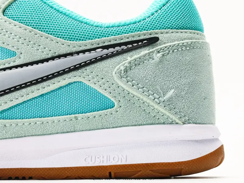 Nike Scarpe sportive Comodo HQ6020-003 #14857955394062