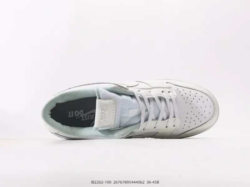 Nike Chaussures de sport Rétro Basse Coussin d'air IB2262-100 #26767895444062