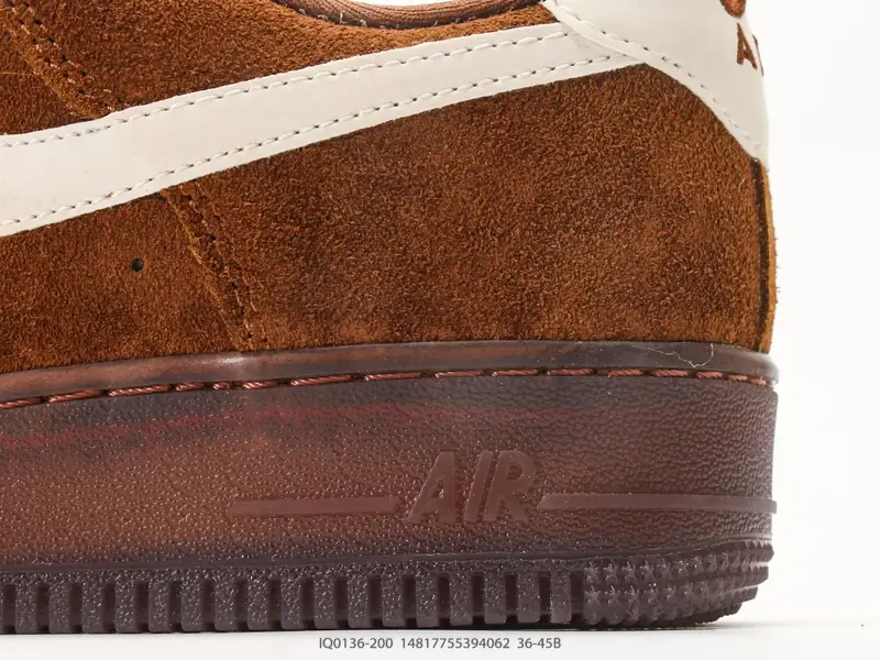 Nike Chaussures de sport Rétro Amorti Surélevé IQ0136-200 #14817755394042