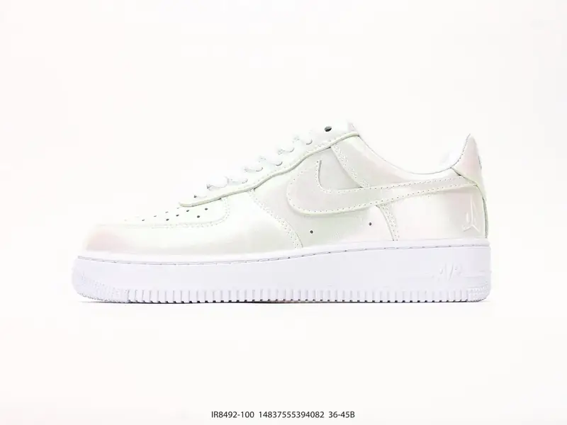 Nike Sportschuhe Retro Gedämpft Erhöht IR8492-100 #14837555394082