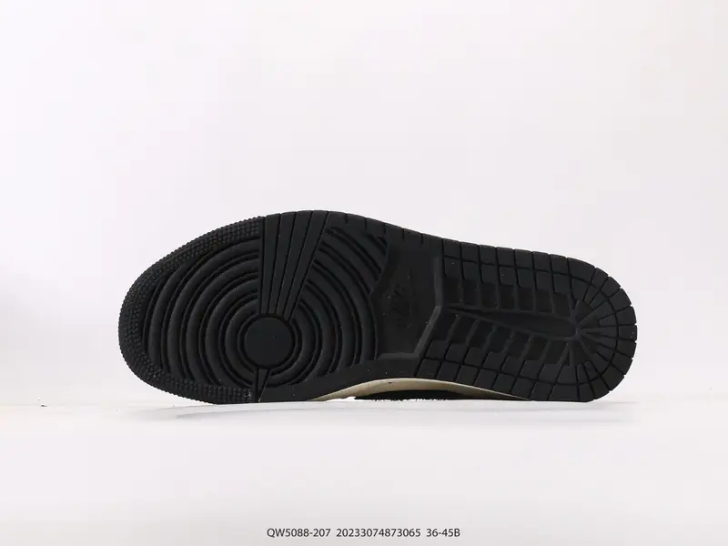 Nike Scarpe da basket Retro Classico Basso QW5088-207 #20233074873065