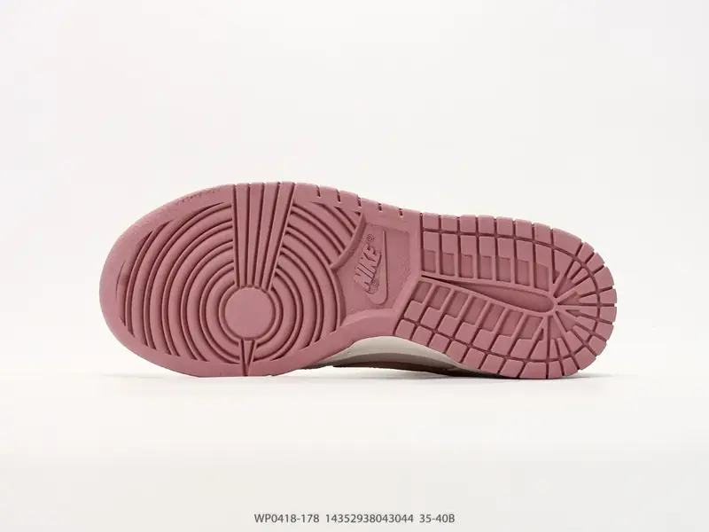Nike Dunk Low 桃夭粉 米白粉 女款 板鞋 当经典的Dunk Low遇上这抹独家的“桃夭粉”，是一场关于青春与甜酷的完美叙事 WP0418-178 #14352938043044