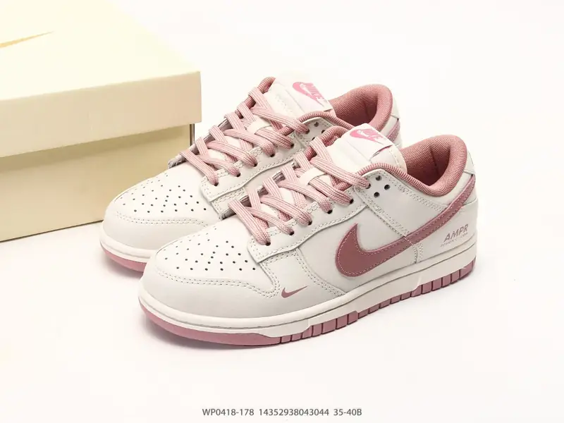 Nike Dunk Low 桃夭粉 米白粉 女款 板鞋 当经典的Dunk Low遇上这抹独家的“桃夭粉”，是一场关于青春与甜酷的完美叙事 WP0418-178 #14352938043044