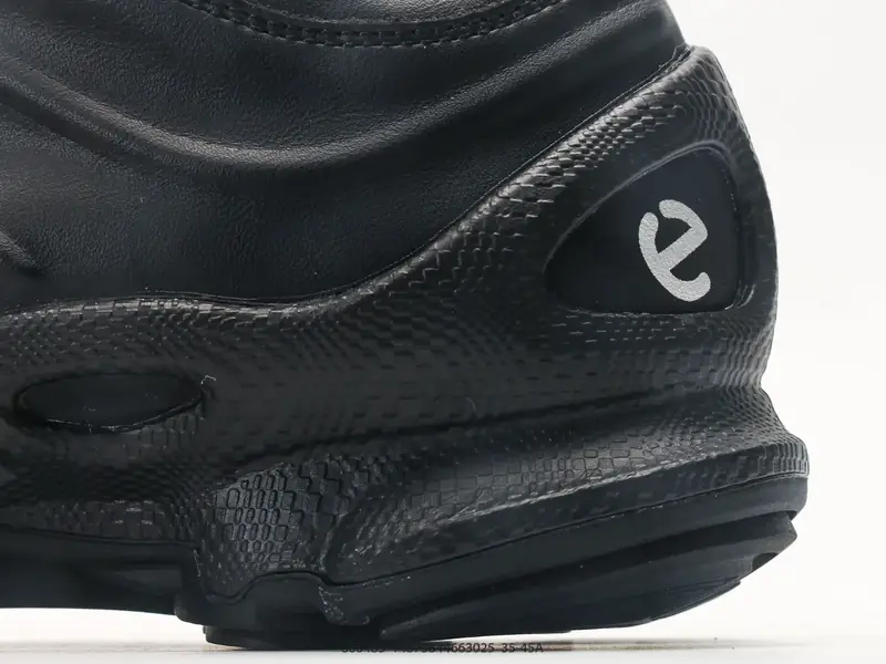 Ecco爱步 Biom C-Trail 健步C 舒适时尚 简约时尚 减震防滑 低帮休闲鞋 戈尔防水薄膜内衬提供强大的透气性与防水性 有效阻隔外部水分渗透 确保双脚保持干爽舒适 自然律动科技 符合人体 800483 #14873844663025