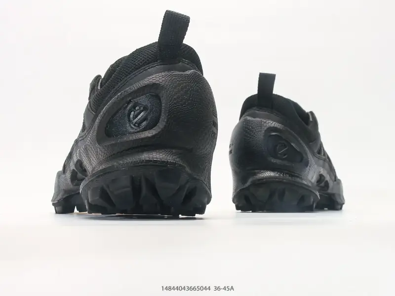 Ecco爱步 Biom C-Trail 健步C 舒适时尚 简约时尚 减震防滑 低帮休闲鞋 戈尔防水薄膜内衬提供强大的透气性与防水性 有效阻隔外部水分渗透 确保双脚保持干爽舒适 自然律动科技 符合人体 803324 #14844043665044