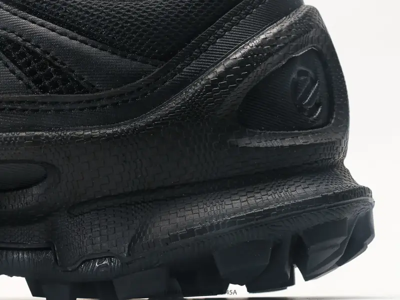 Ecco爱步 Biom C-Trail 健步C 舒适时尚 简约时尚 减震防滑 低帮休闲鞋 戈尔防水薄膜内衬提供强大的透气性与防水性 有效阻隔外部水分渗透 确保双脚保持干爽舒适 自然律动科技 符合人体 803324 #14844043665044